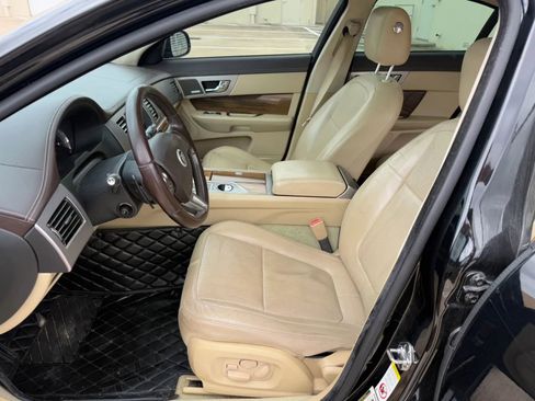 Used 2011 Jaguar XF Supercharged RWD image 10