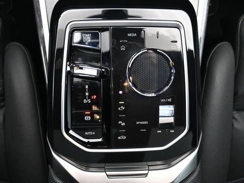 Used 2023 BMW 760i xDrive 760i xDrive w/ Luxury Rear Seating Package image 19