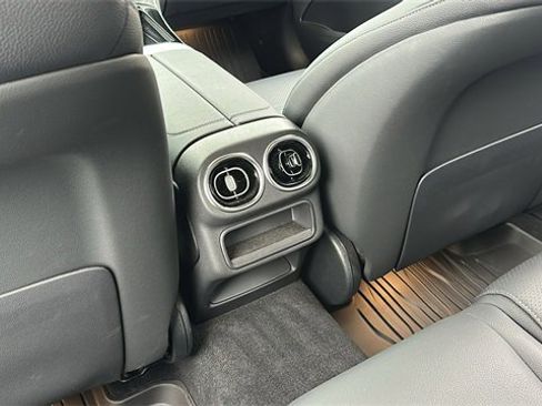 Certified 2025 Mercedes-Benz GLC 300 4MATIC image 32