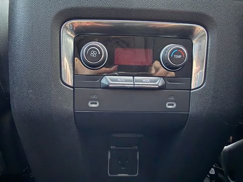 Used 2024 Chevrolet Suburban RST image 29