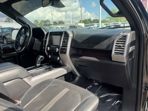 Used 2015 Ford F150 Platinum w/ Equipment Group 701A Luxury AWD/4WD image 15