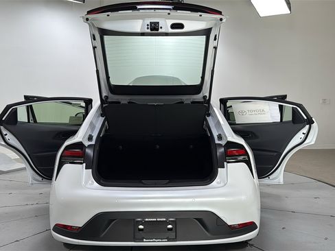 New 2026 Toyota Prius LE image 16
