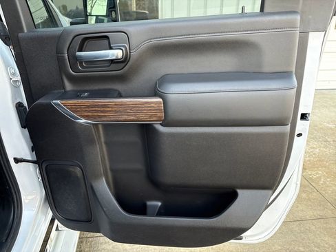 Used 2022 Chevrolet Silverado 2500 High Country w/ Z71 Off-Road Package image 59