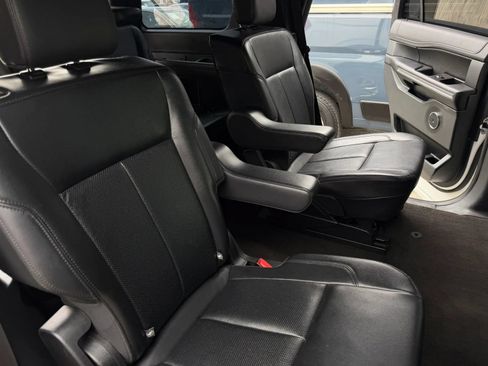 Used 2020 Ford Expedition XLT w/ Equipment Group 202A RWD image 28