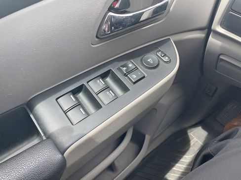 Used 2014 Honda Odyssey LX image 18
