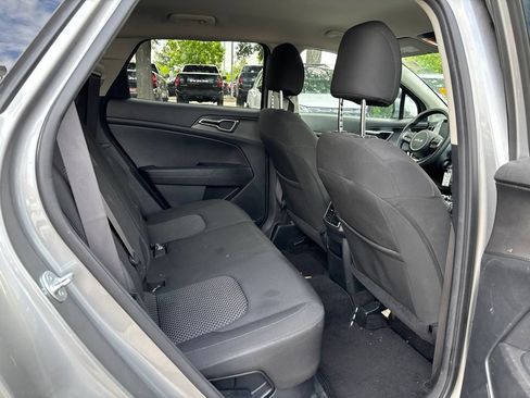 Used 2023 Kia Sportage LX AWD/4WD image 16
