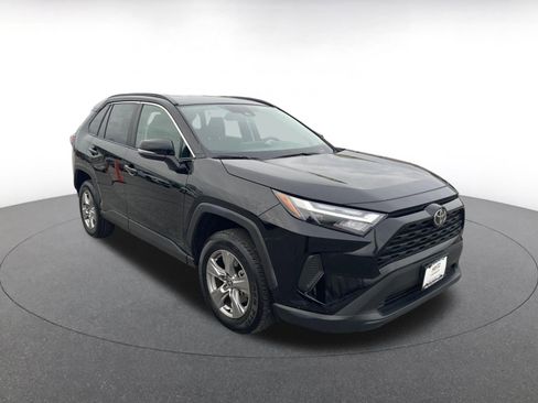 Used 2025 Toyota RAV4 XLE image 1