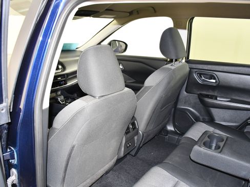 Used 2025 Nissan Rogue SV AWD/4WD image 44