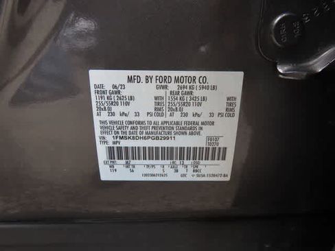 Used 2023 Ford Explorer XLT w/ Equipment Group 202A AWD/4WD image 28
