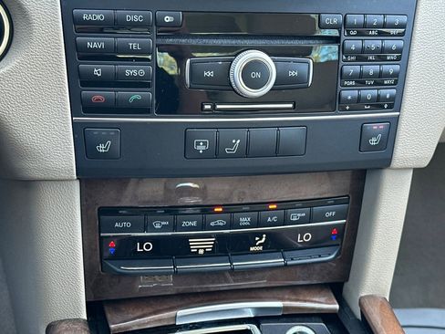 Used 2011 Mercedes-Benz E 350 BlueTEC Sedan image 25