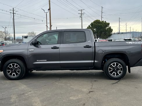 Used 2018 Toyota Tundra SR5 image 7