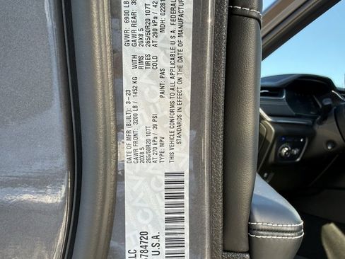 Used 2023 Jeep Grand Cherokee Overland w/ Advanced Protech Group III image 33