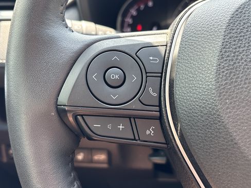 Used 2022 Toyota RAV4 Limited AWD/4WD image 18