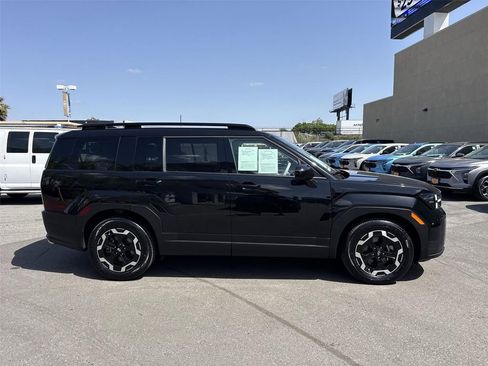 Used 2025 Hyundai Santa Fe SEL image 2