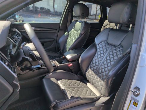 Used 2024 Audi SQ5 Premium Plus w/ Premium Plus Package image 17