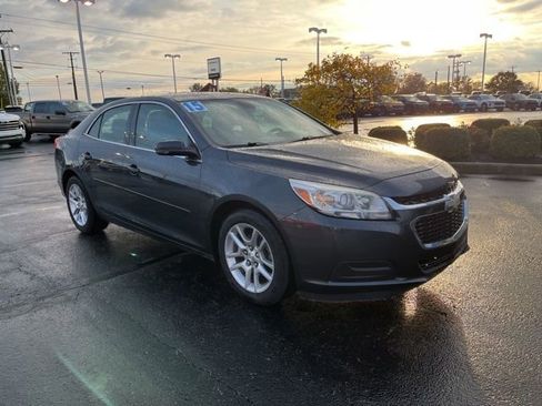 Used 2015 Chevrolet Malibu LT w/ Power Convenience Package image 3
