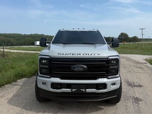 Used 2026 Ford F250 Platinum AWD/4WD image 2