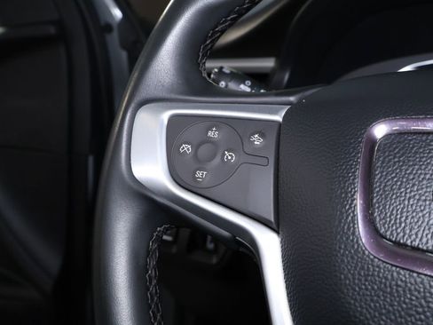 Used 2023 GMC Acadia SLT image 23