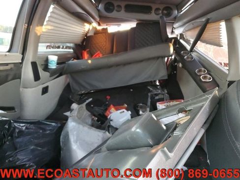 Used 2025 GMC Savana 2500 Extended w/ Driver Convenience Package image 10