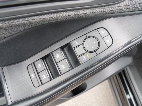 Used 2023 Nissan Rogue SV image 18