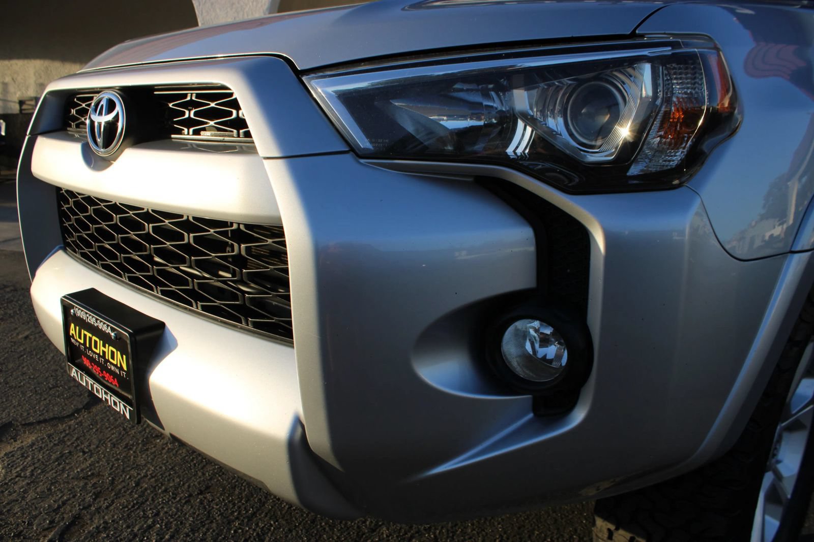 Used 2016 Toyota 4Runner SR5 AWD/4WD image 4