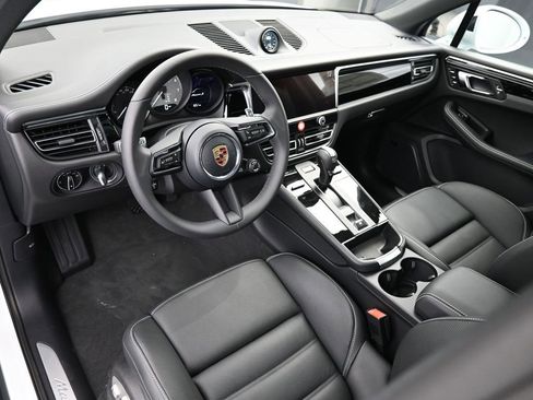 Certified 2026 Porsche Macan S image 4