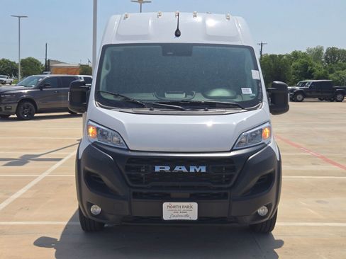 Used 2025 RAM ProMaster 3500 w/ Convenience Group FWD image 8