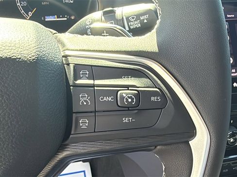 New 2025 Jeep Grand Cherokee Laredo image 23