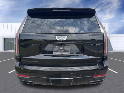 Certified 2025 Cadillac Escalade Sport Platinum w/ LPO, ONYX Package AWD/4WD image 11