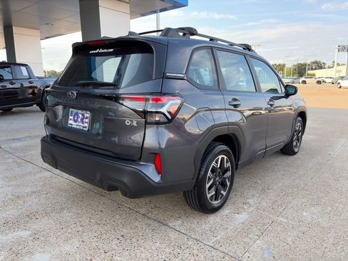Used 2025 Subaru Forester AWD/4WD image 4