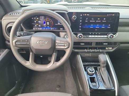 Used 2026 Chevrolet Colorado Trail Boss AWD/4WD image 4