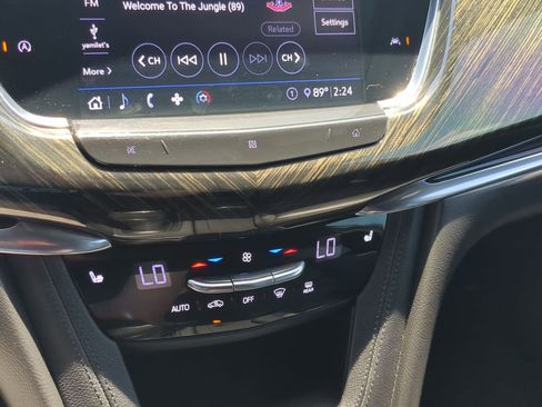 Used 2020 Cadillac XT6 Premium Luxury FWD image 17