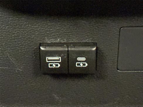 Certified 2024 Toyota Sequoia SR5 image 40