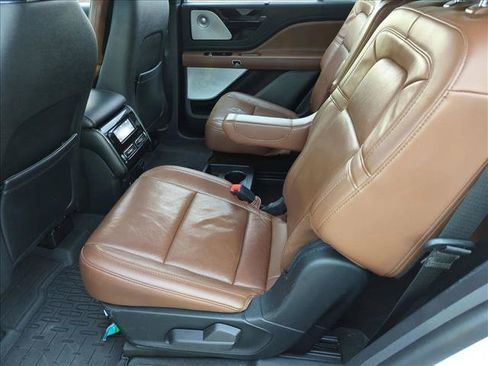 Used 2022 Lincoln Aviator Reserve w/ Equipment Group 201A AWD/4WD image 19
