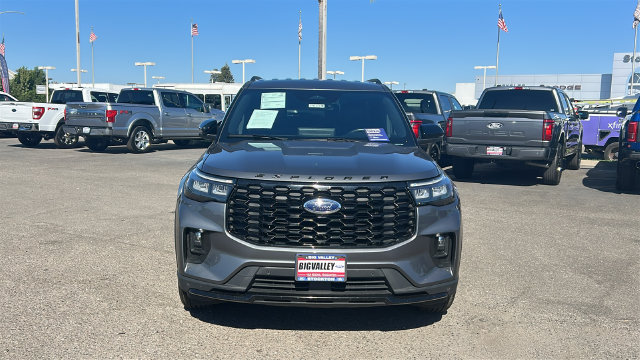 Certified 2025 Ford Explorer ST-Line AWD/4WD image 9