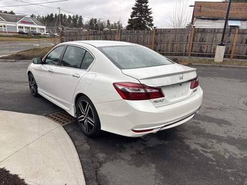 Used 2017 Honda Accord Sport Special Edition image 5