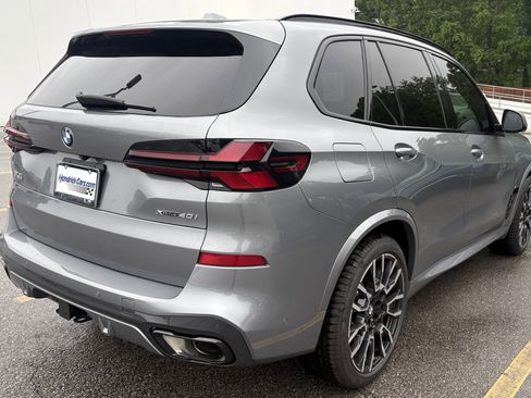 Used 2024 BMW X5 xDrive40i w/ M Sport Package AWD/4WD image 10