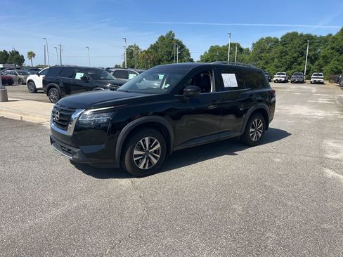 Used 2022 Nissan Pathfinder SL FWD image 3