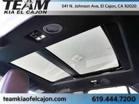 Used 2021 Ford Explorer Platinum w/ Equipment Group 601A AWD/4WD image 18