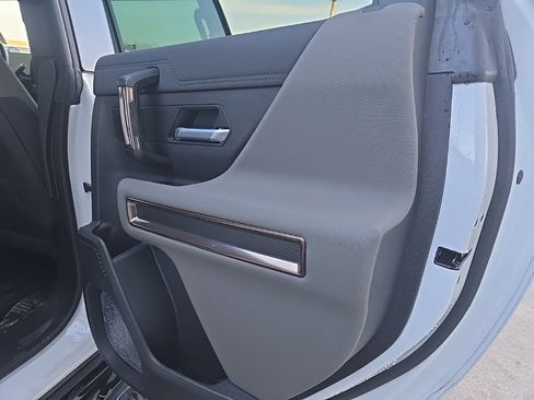 Used 2025 GMC Hummer EV 3X image 89