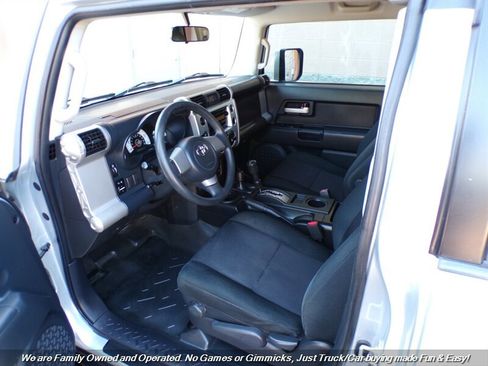 Used 2007 Toyota FJ Cruiser 4WD image 14