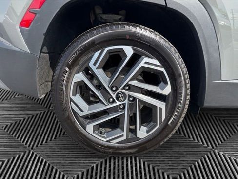Used 2025 Hyundai Tucson Limited AWD/4WD image 32