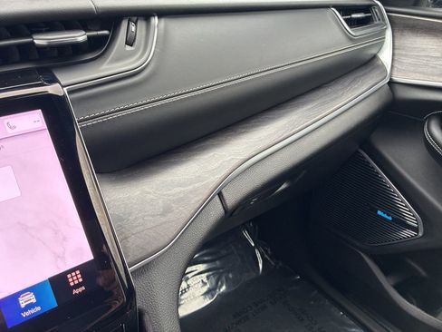 Used 2022 Jeep Grand Cherokee Overland w/ MOPAR Finishing Package image 31