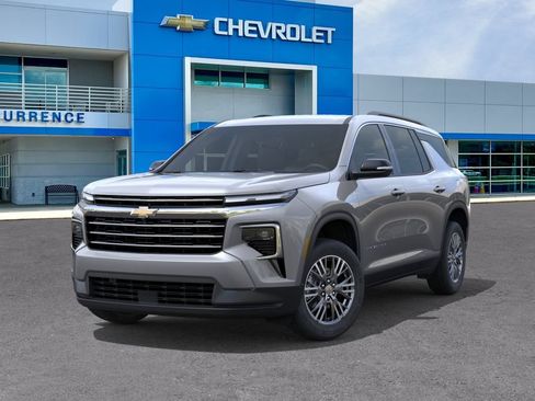 New 2027 Chevrolet Traverse LT w/ LPO, Floor Liner Package FWD image 6