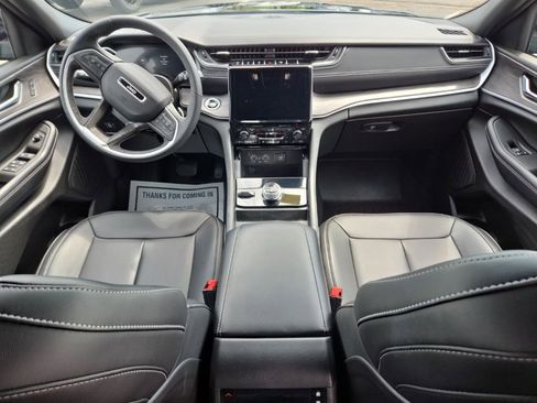 Used 2025 Jeep Grand Cherokee L Limited w/ Black Appearance Package image 25