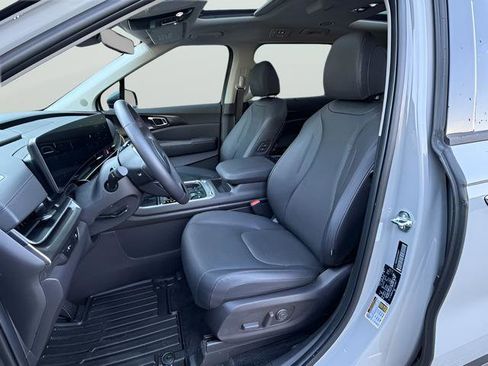 Used 2026 Kia Carnival SX Prestige FWD image 12