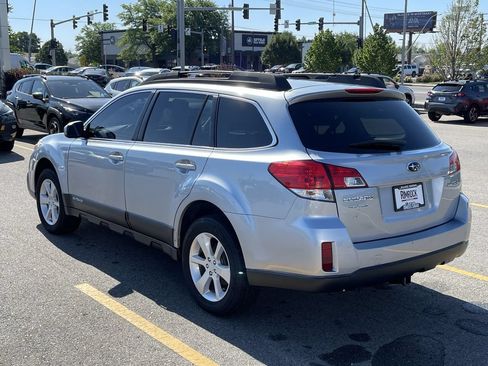 Used 2013 Subaru Outback 2.5i Premium w/ All-Weather Pkg AWD/4WD image 5