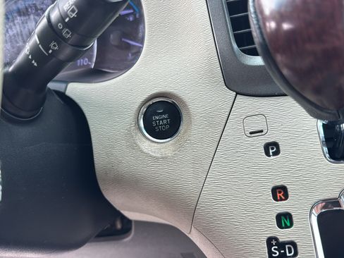 Used 2011 Toyota Sienna XLE w/ Premium Pkg FWD image 24