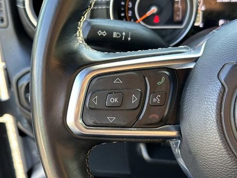 Used 2018 Jeep Wrangler Unlimited Sahara AWD/4WD image 27