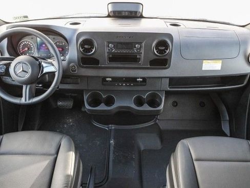 New 2025 Mercedes-Benz Sprinter 2500 image 10